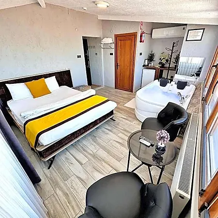 Pera Hotel 4*